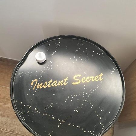 Instant Secret Bed & Breakfast Pourrieres Exterior photo
